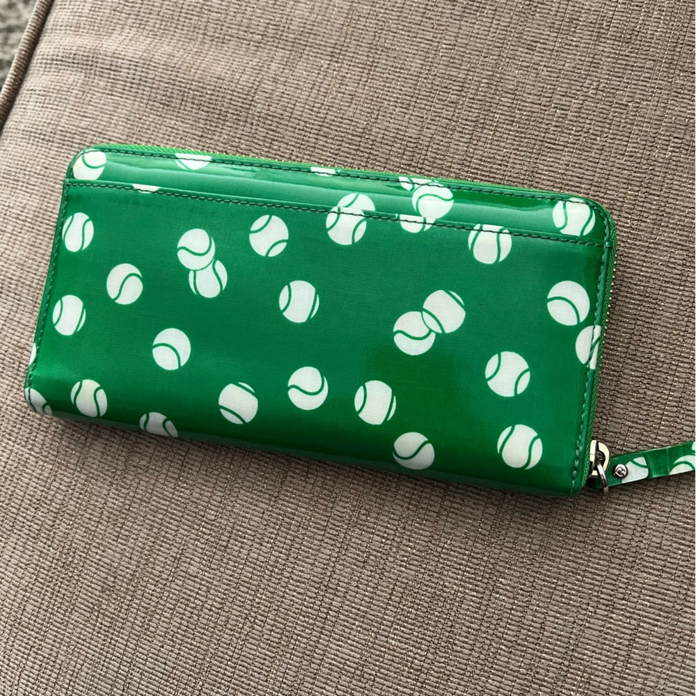 SOLD! Kate spade tennis wallet - Picture 4 of 8